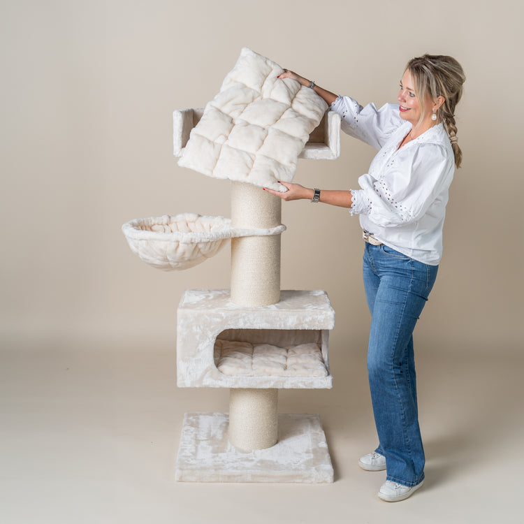 Cat Scratcher Royalty Retreat (Beige)
