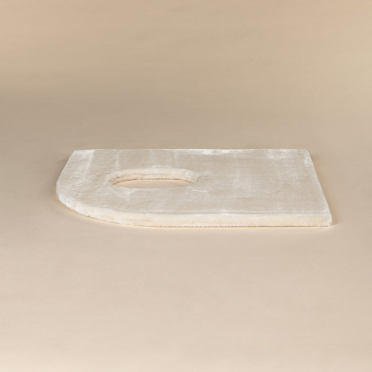 Upper Panel Cream, Kilimandjaro & Cat Penthouse 68 x 58