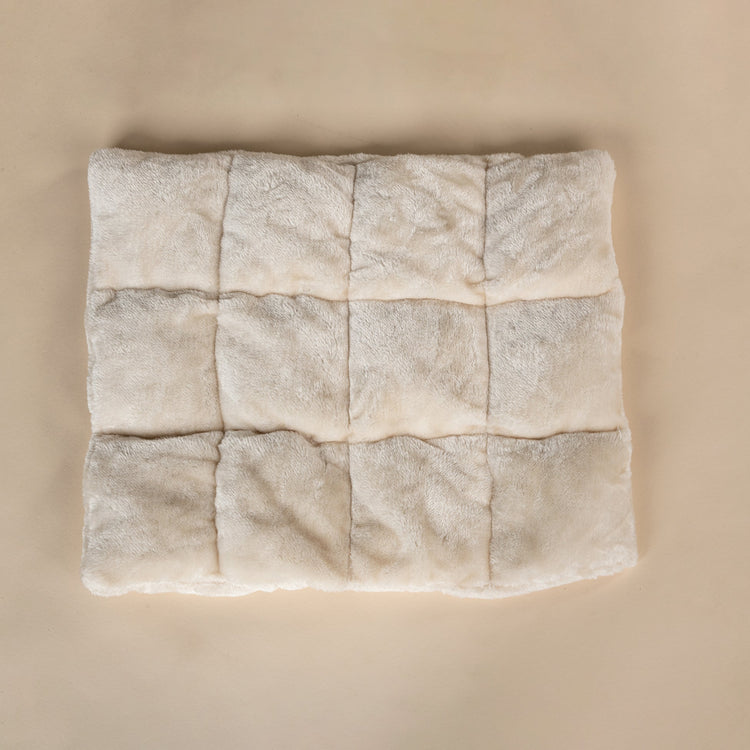 Scratching Barrel Cushion, Penthouse 50 x 40 cm (Cream)