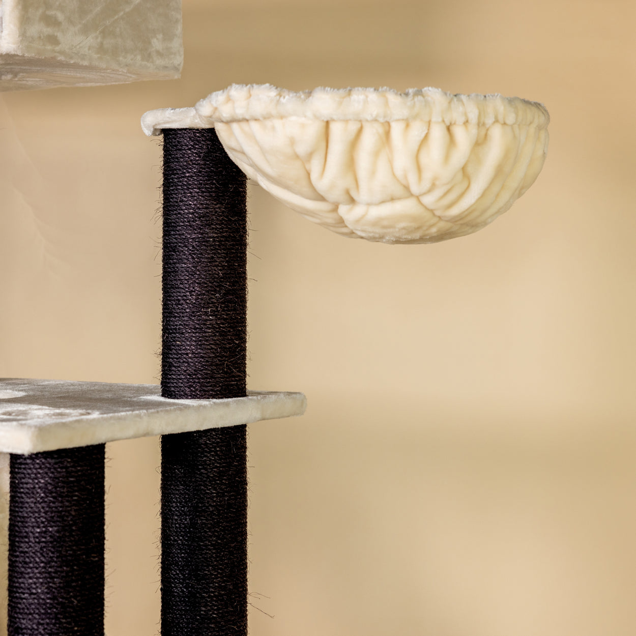 Cat Tree Cat Penthouse Blackline (Cream)