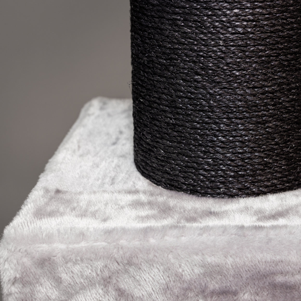 Cat Scratcher Maine Coon Lounge Retreat Blackline (Light Grey)