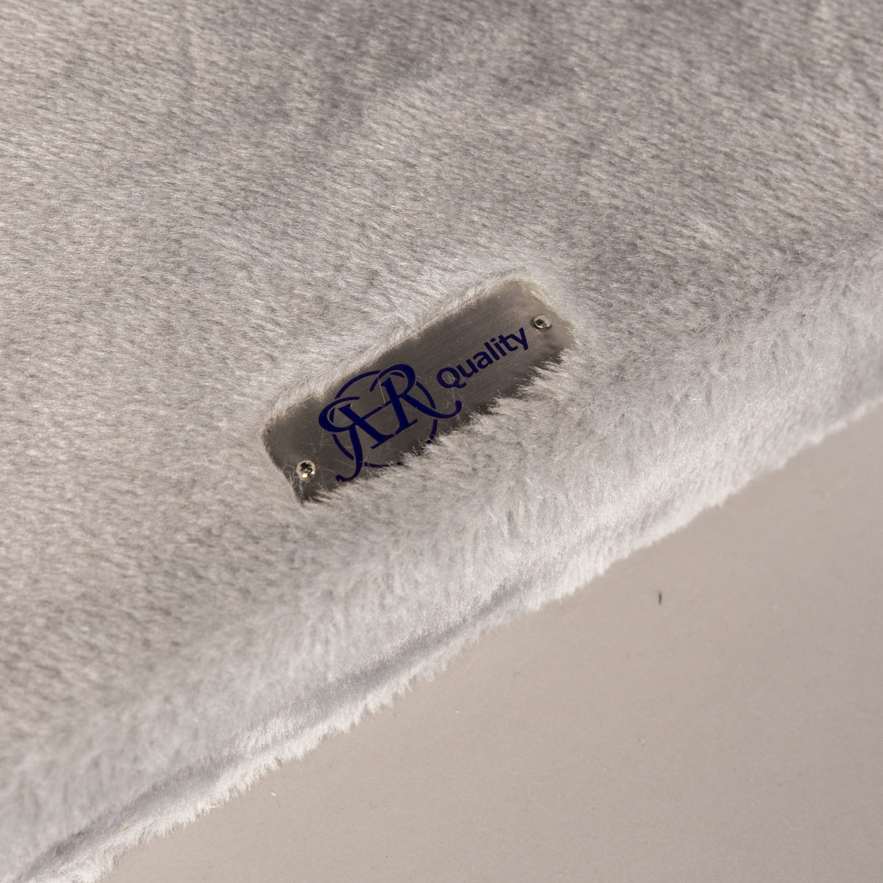 Cat Scratcher Maine Coon Lounge Retreat Blackline (Light Grey)