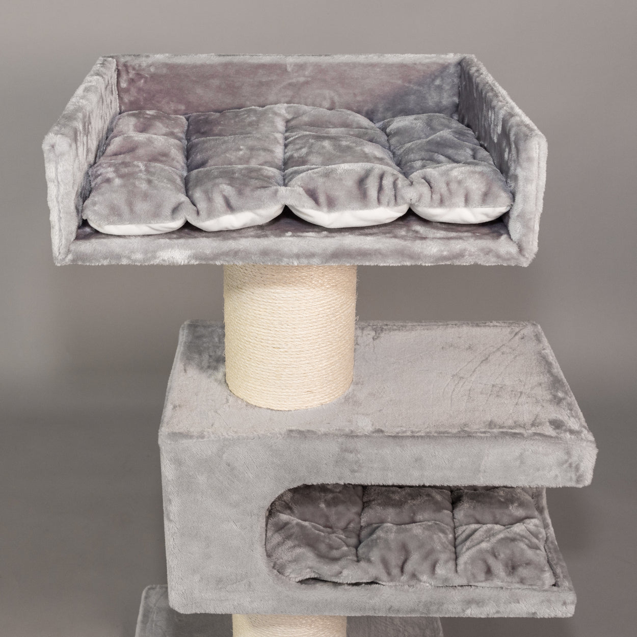 Cat Scratcher Maine Coon Lounge Retreat (Light Grey)