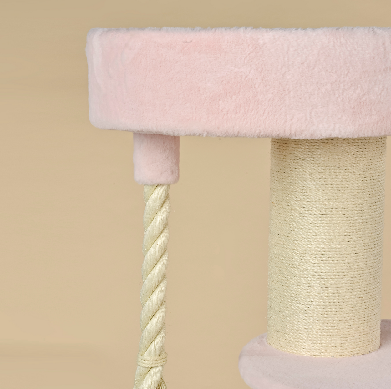 Cat Tree Maine Coon Sleeper (Pink Teddy)