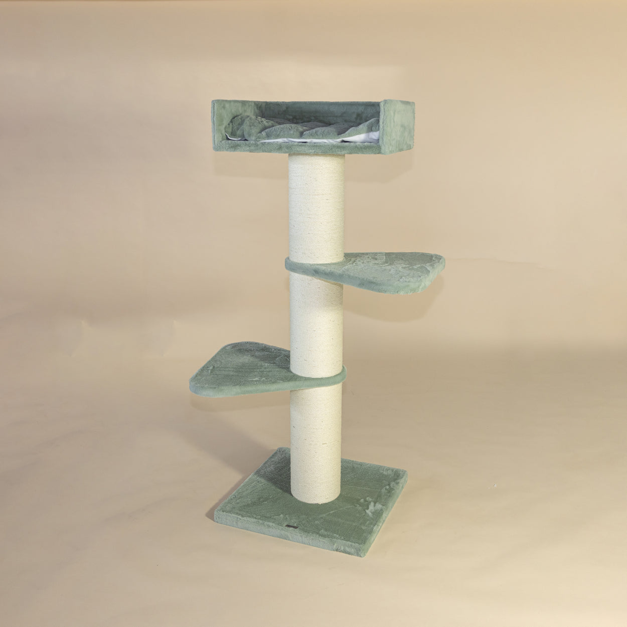 Cat Tree Royalty (Pistachio Teddy)