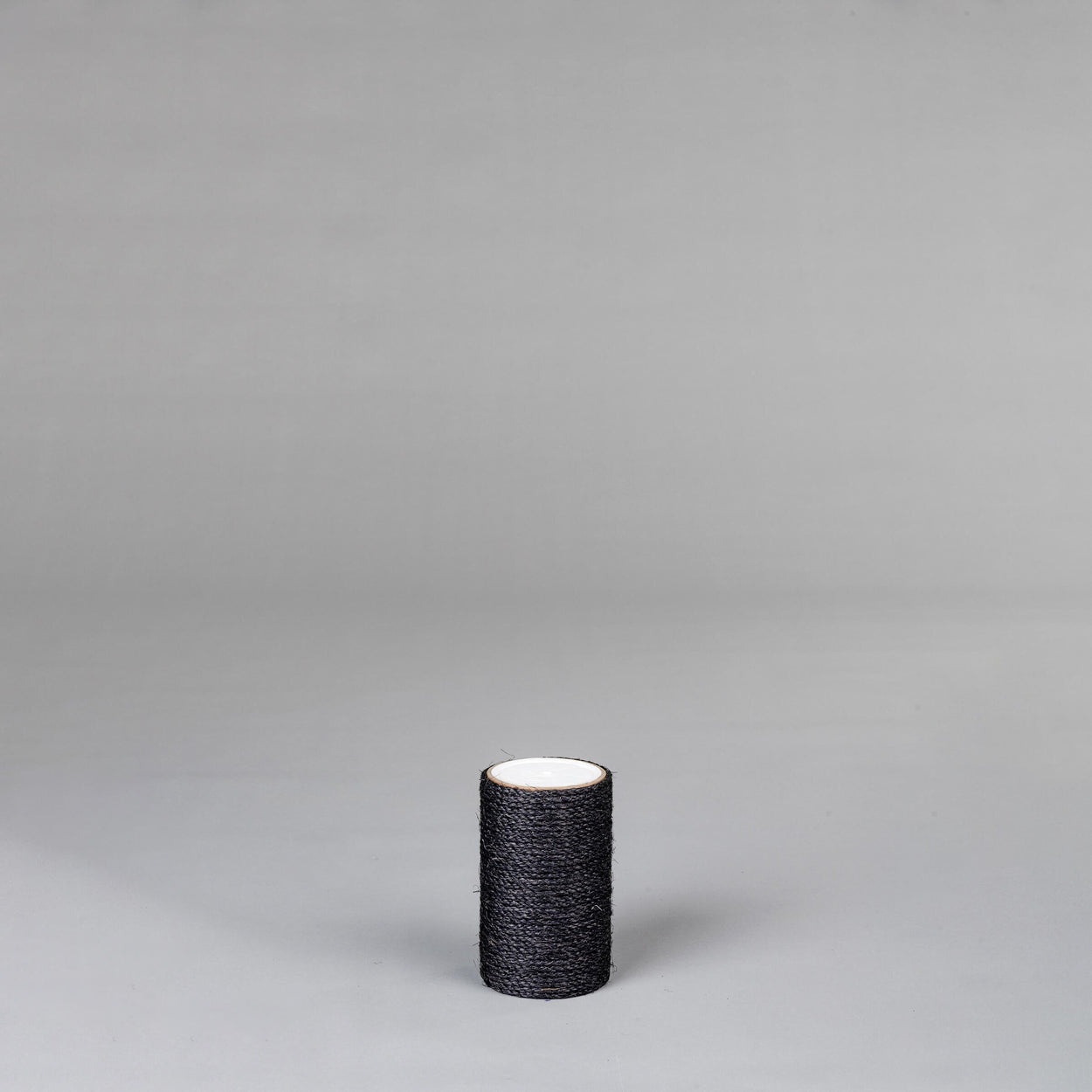 Sisal pole 17.5 cm x 12 cmØ - M8 (Blackline)