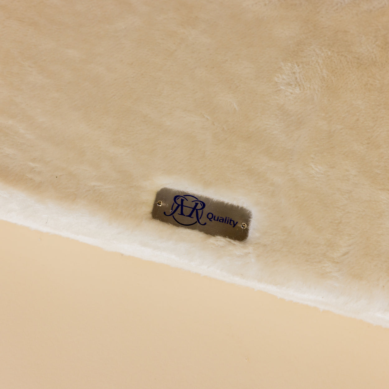 Cat Scratcher Royalty Retreat Blackline (Beige)