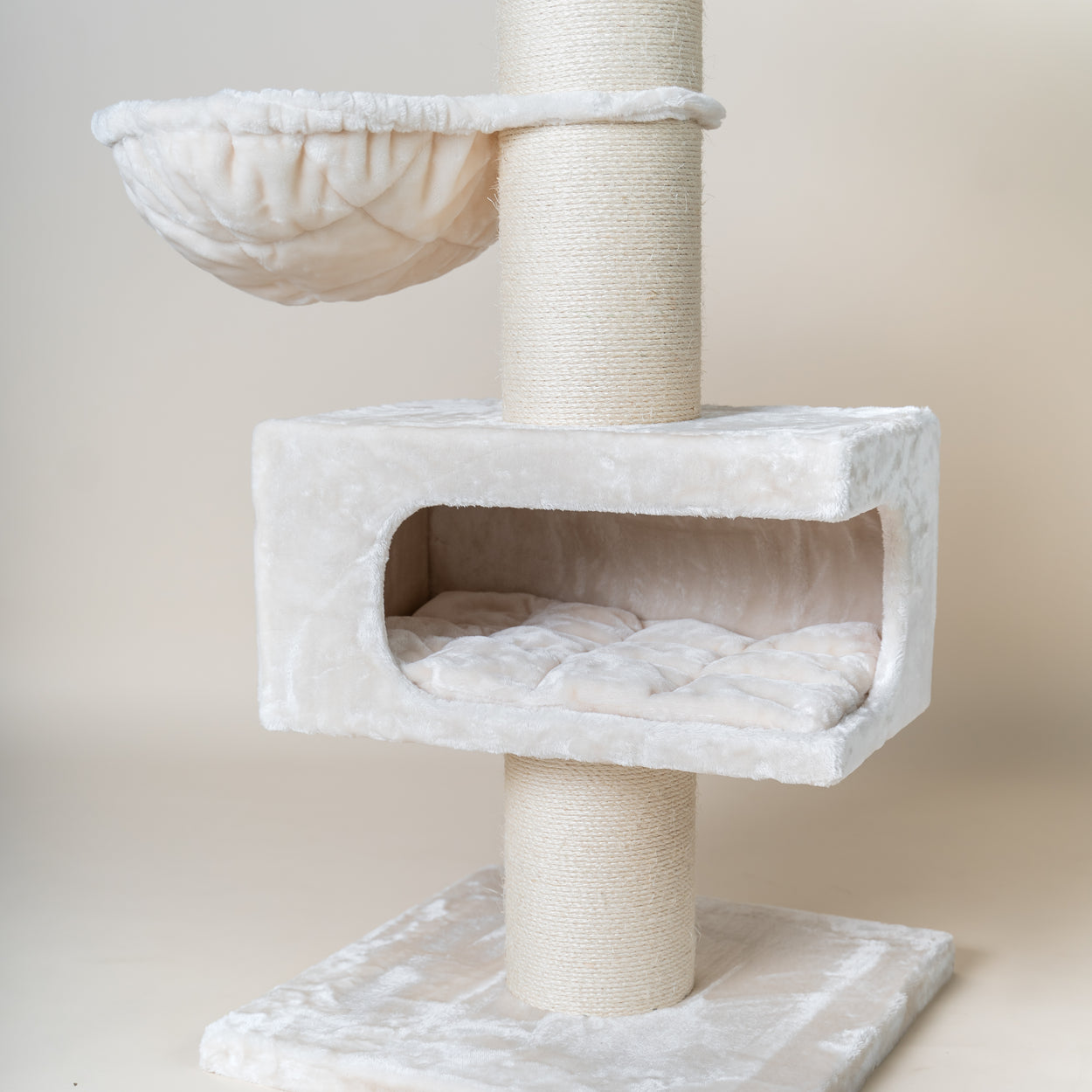 Cat Scratcher Royalty Retreat (Beige)