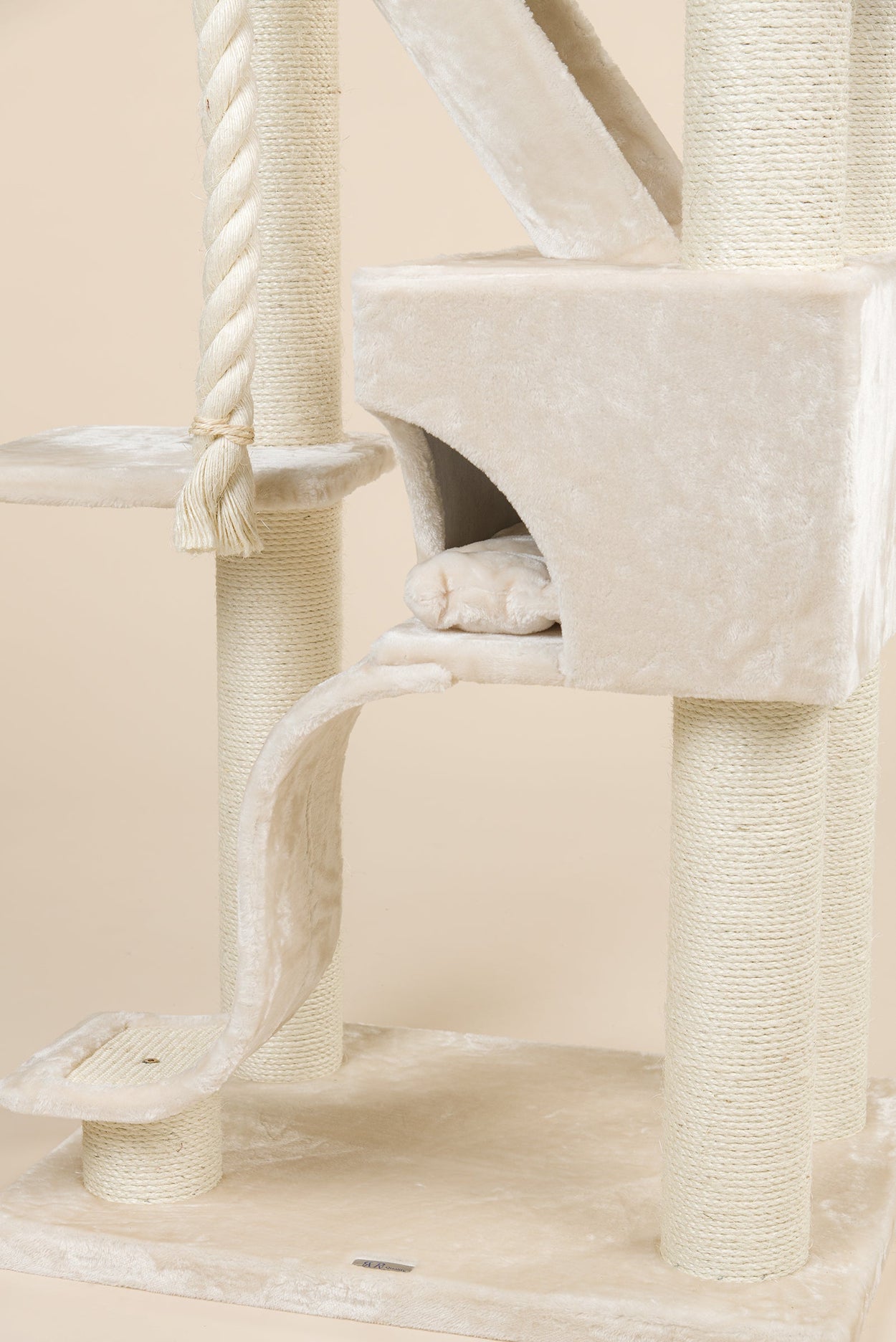 Kilimandjaro Plus Cream Cat Tree for large cats from RHR Pets