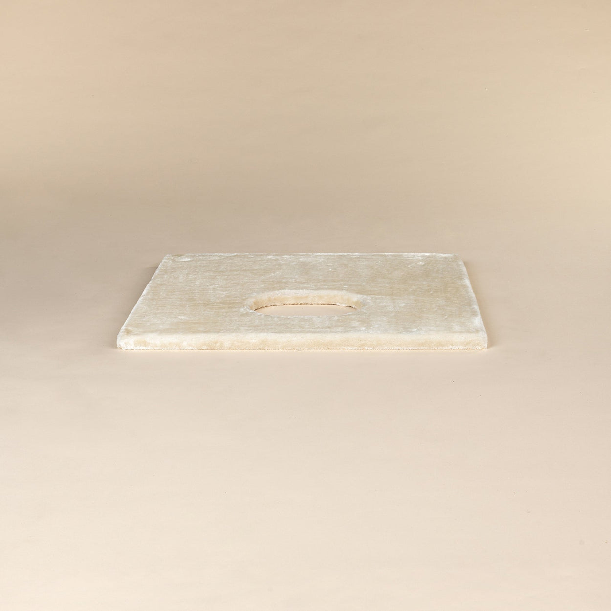 Scratching Barrel Upper Panel Right, Palace 70 x 60 cm (Cream)