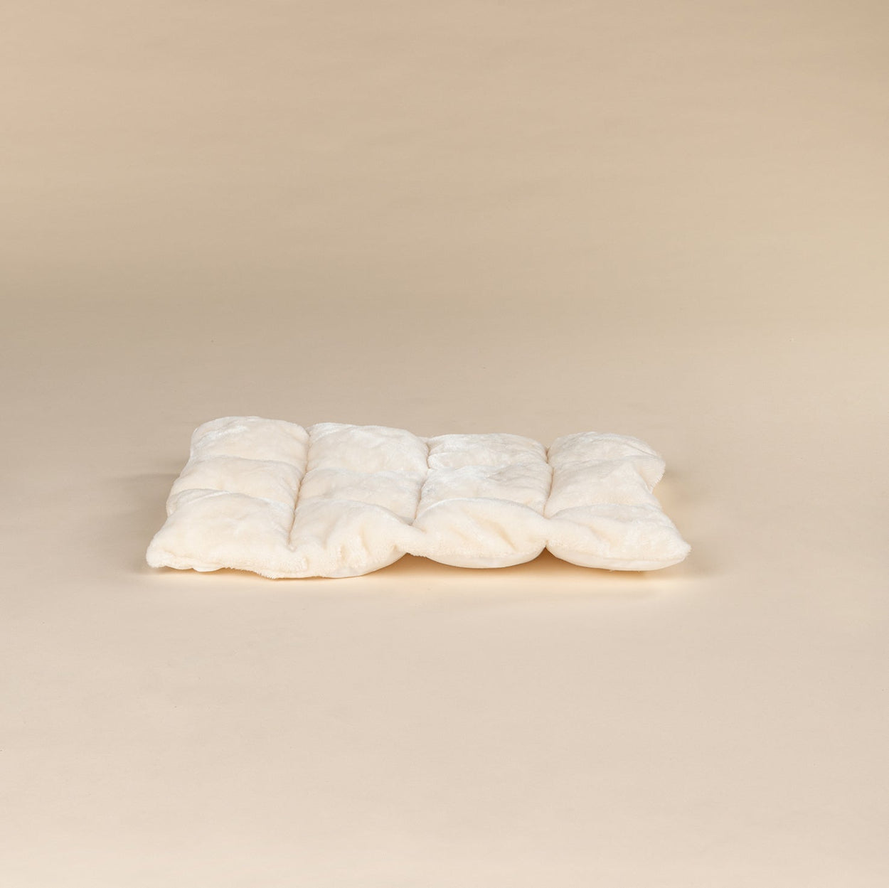 Cream Lounge Lying Area (incl. cushion)