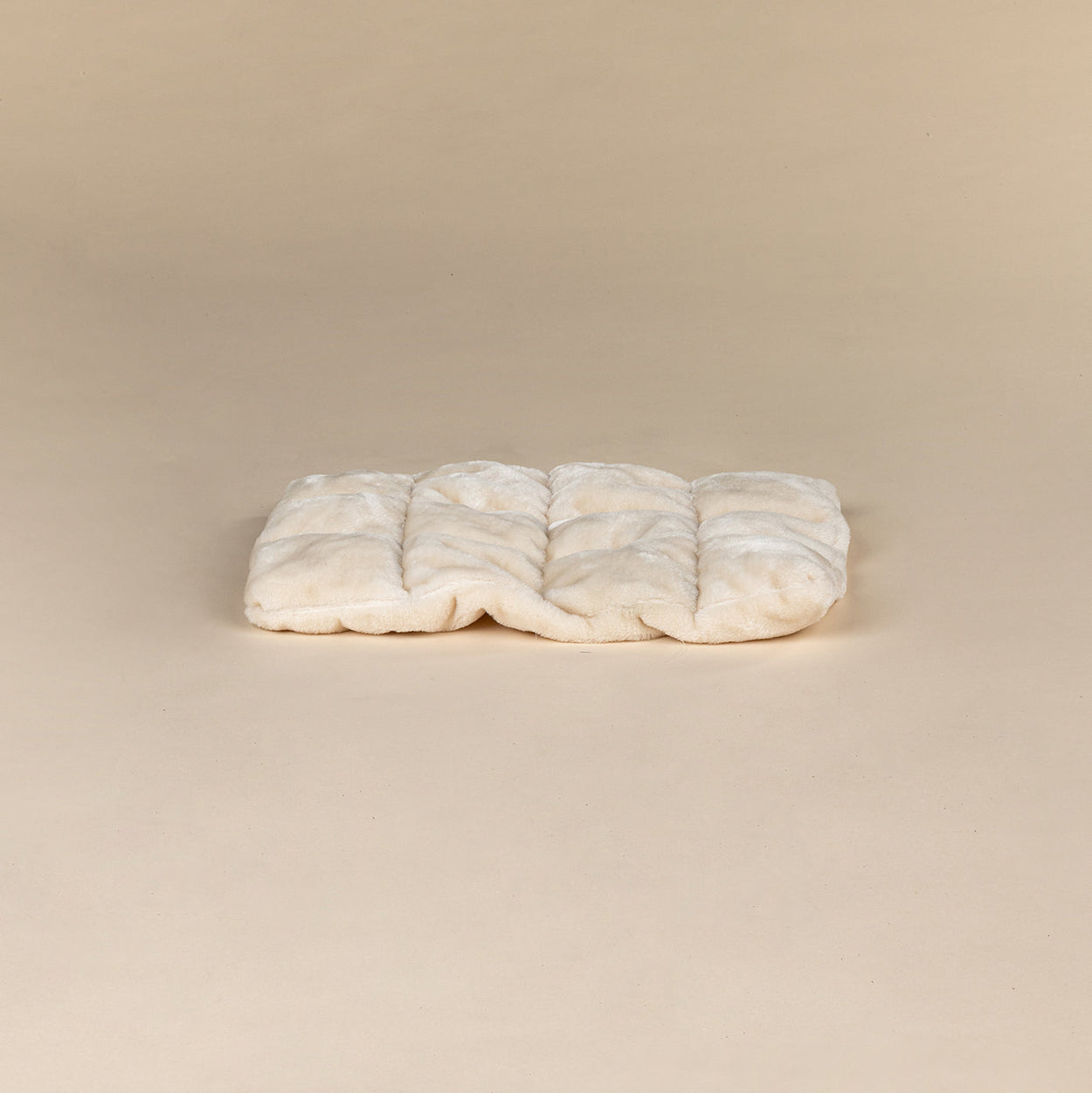 Playhouse Cream, Kili 52 x 37 x 30 cm (incl. cushion)