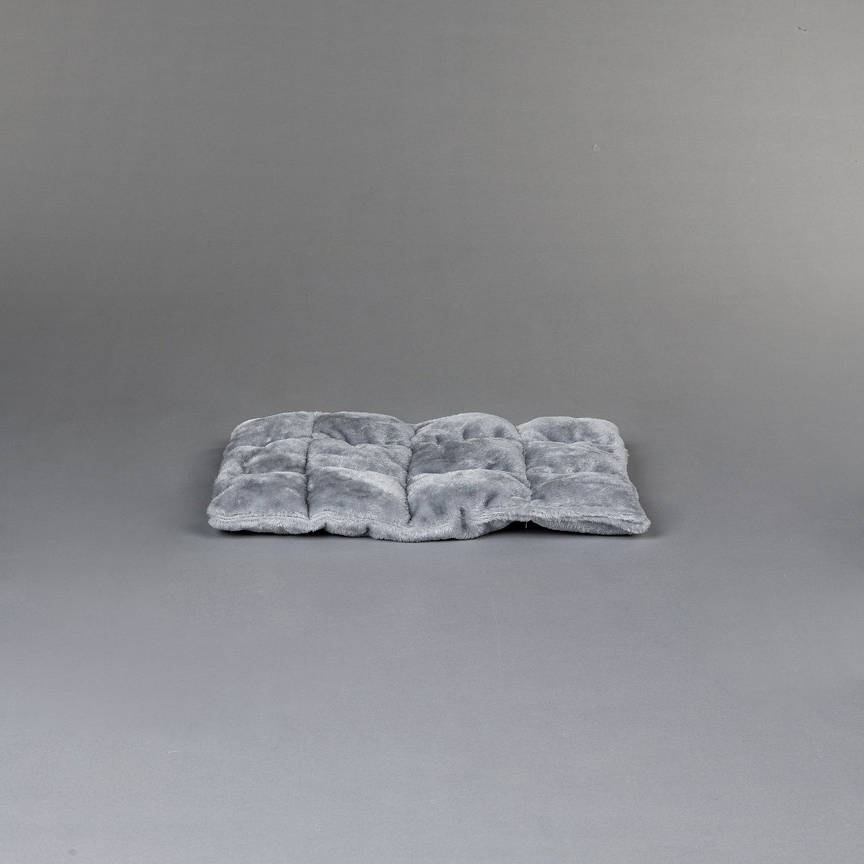 Playhouse Light Grey, Kili 52 x 37 x 30 cm (incl. cushion)