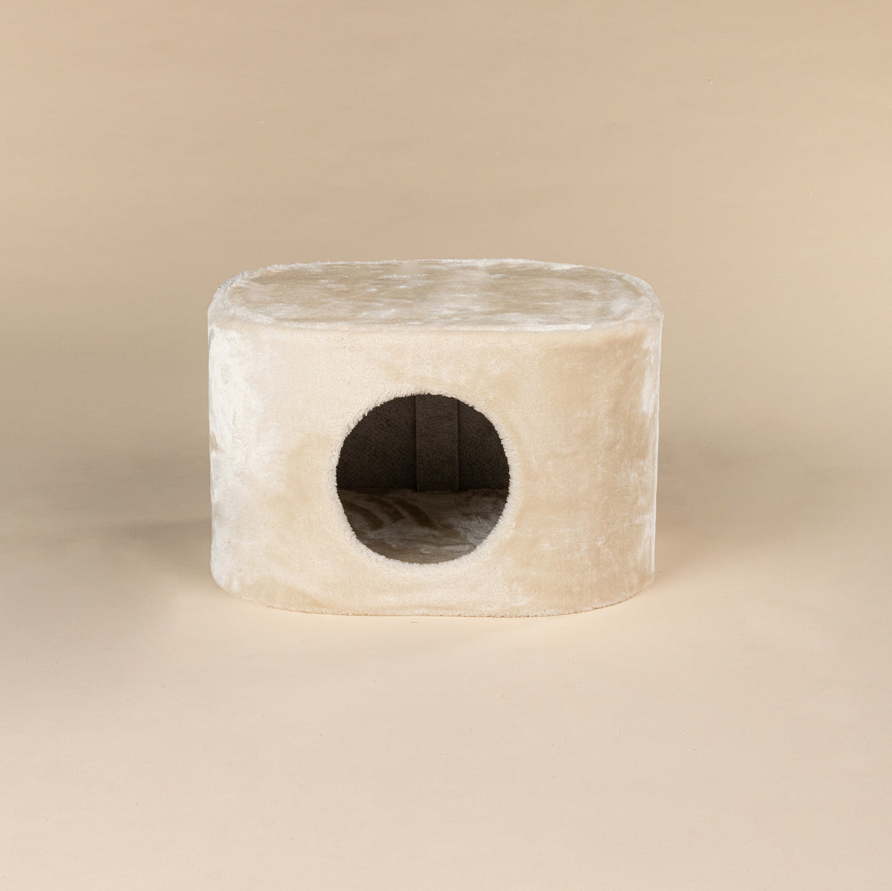 Playhouse Cream, Panther 50 x 40 x 30 cm