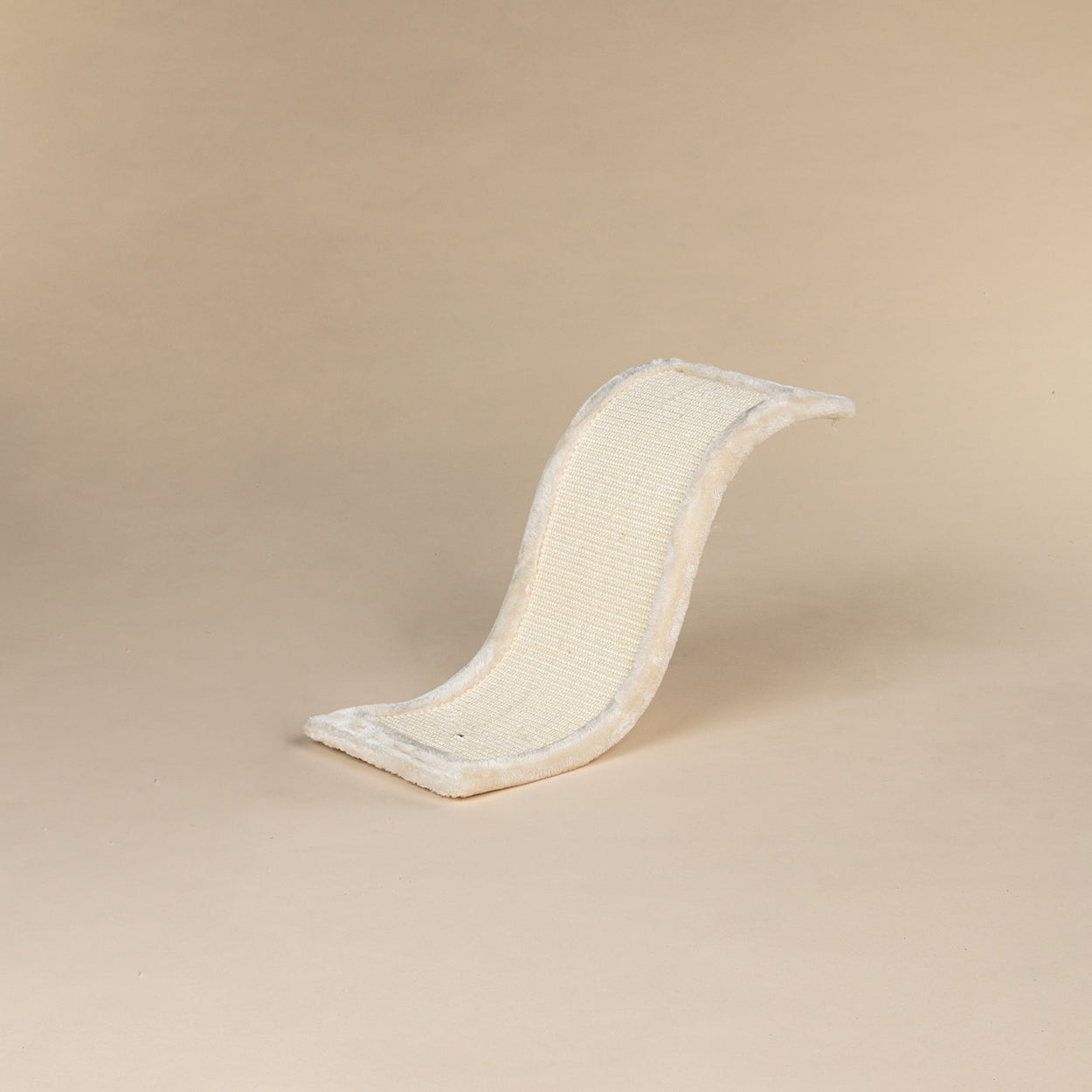 Curve Scratching Board, Kilimandjaro (Cream)